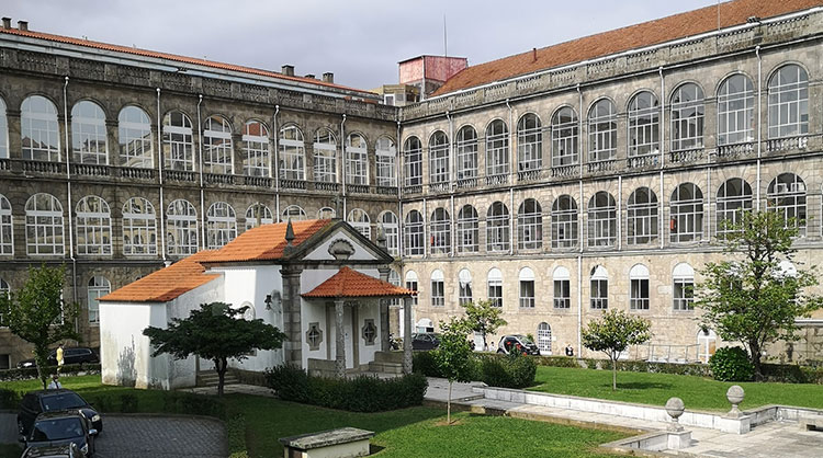 波爾圖的聖安東尼奧公立醫院（Hospital de Santo António）是葡萄牙的一家標杆醫院。